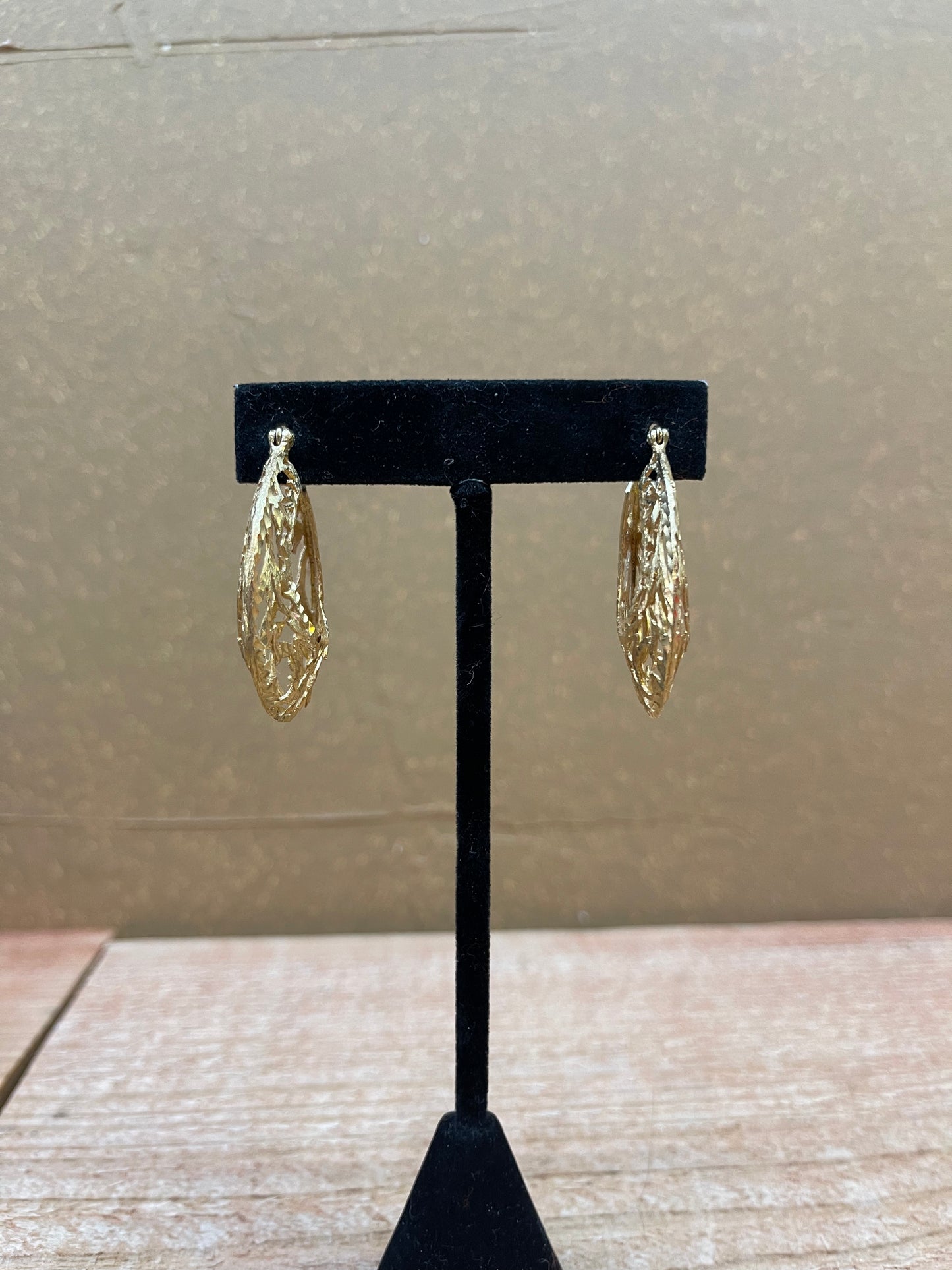 14k Solid Gold Hoop Earrings w/ Vine Detailing