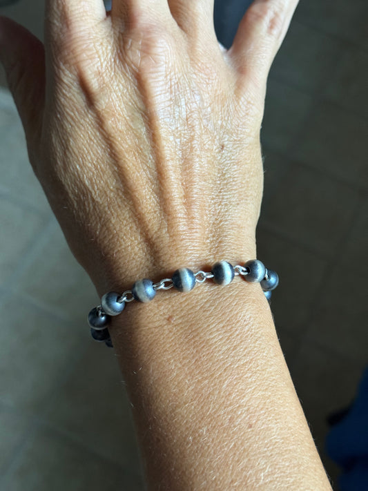 7"+1" 8mm Rosary Style Navajo Pearl Bracelet