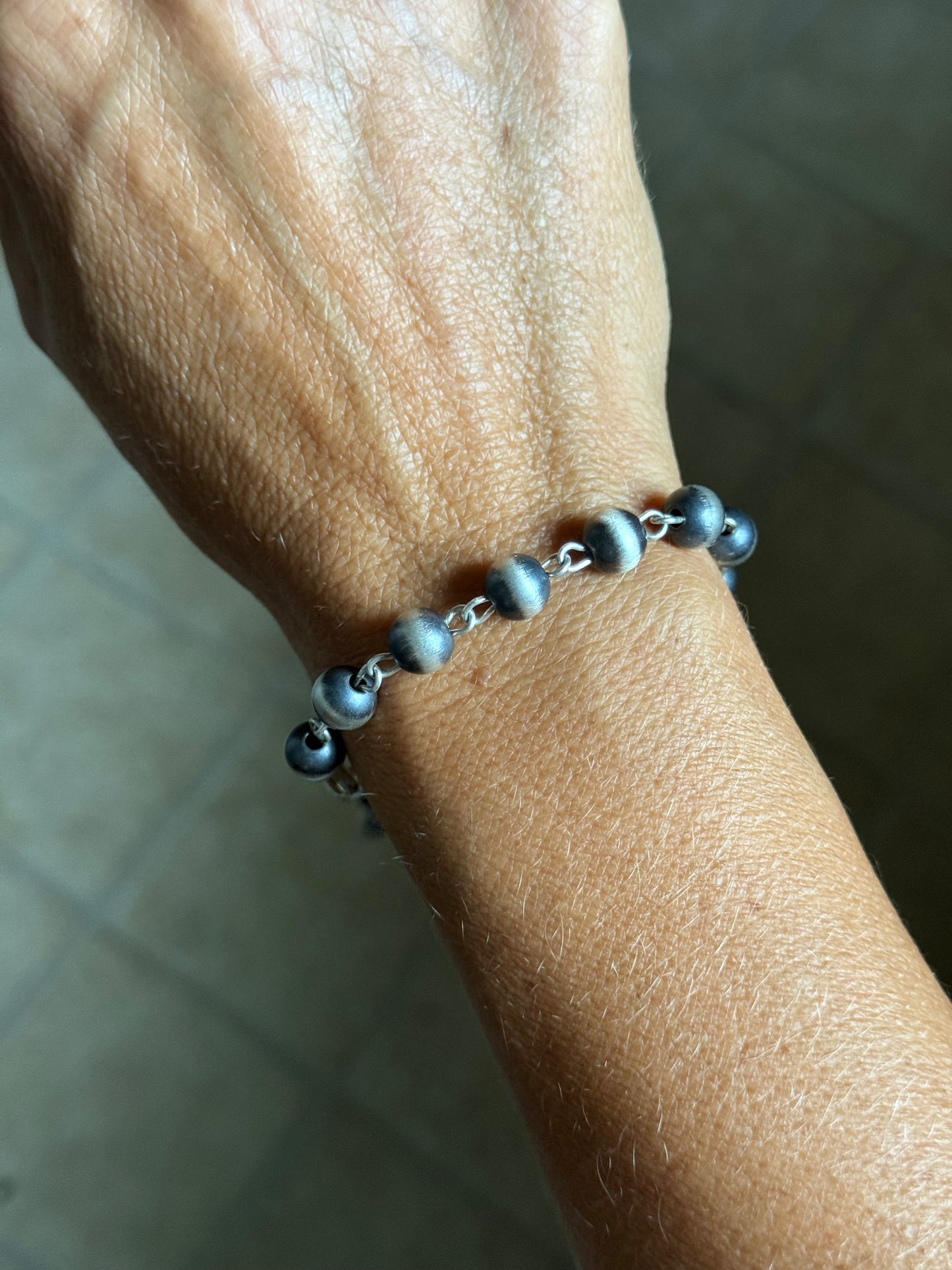 7"+1" 8mm Rosary Style Navajo Pearl Bracelet