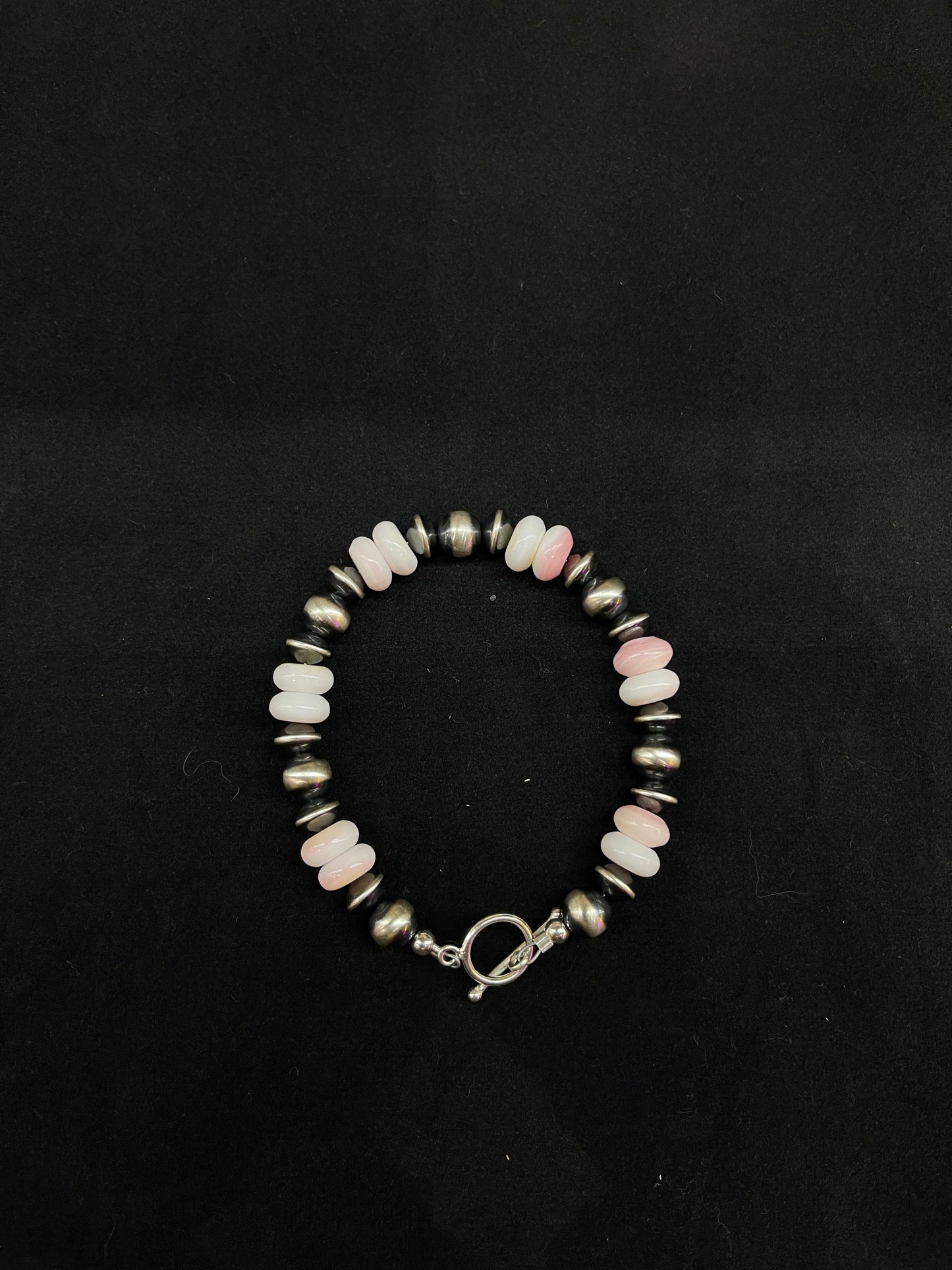 Pink Conch Shell Navajo Pearls & Round Bead 7” Bracelet