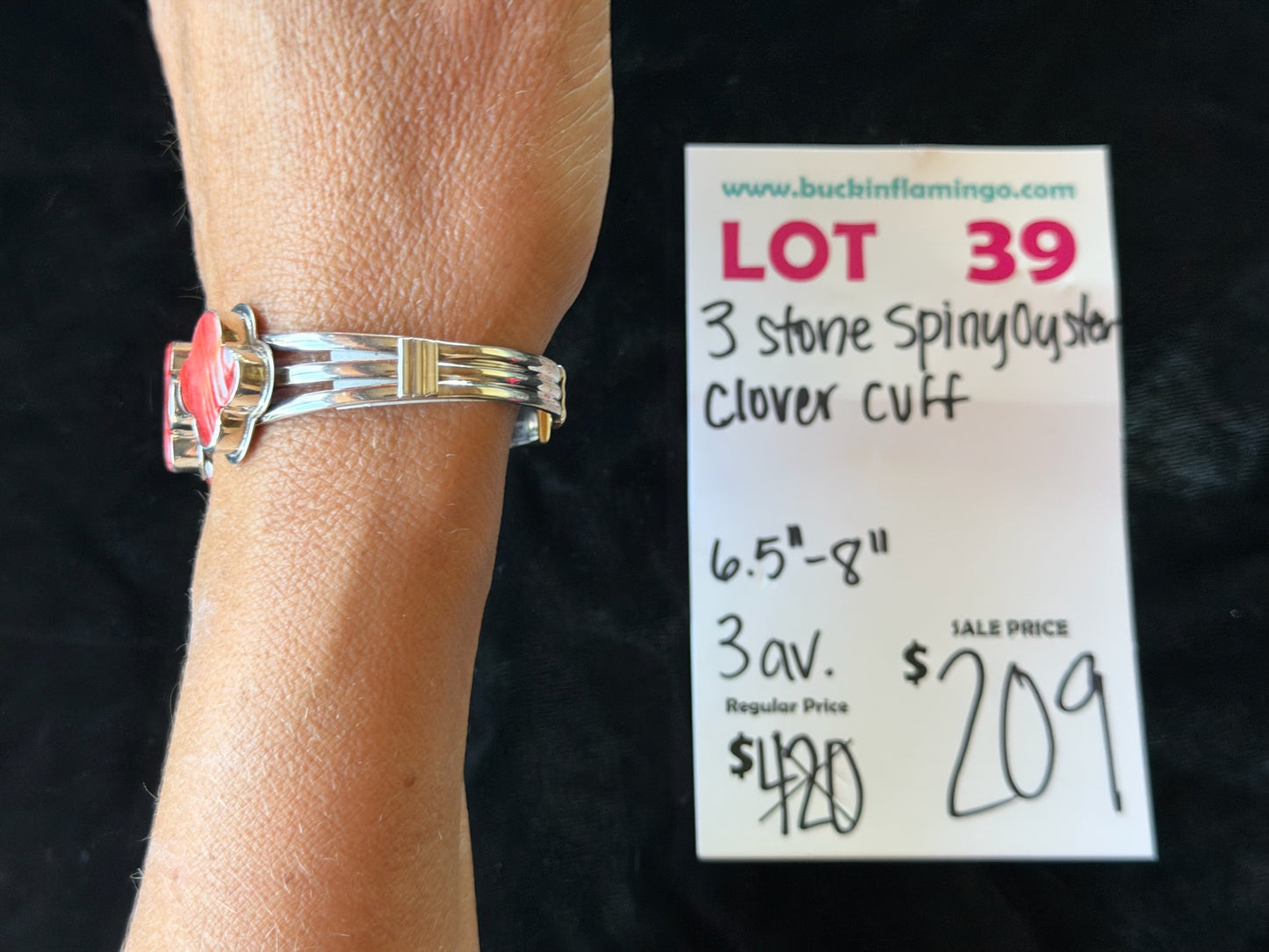 LOT 39 6/28 3 Stone Spiny Oyster Cover Cuff 6.5”-8”