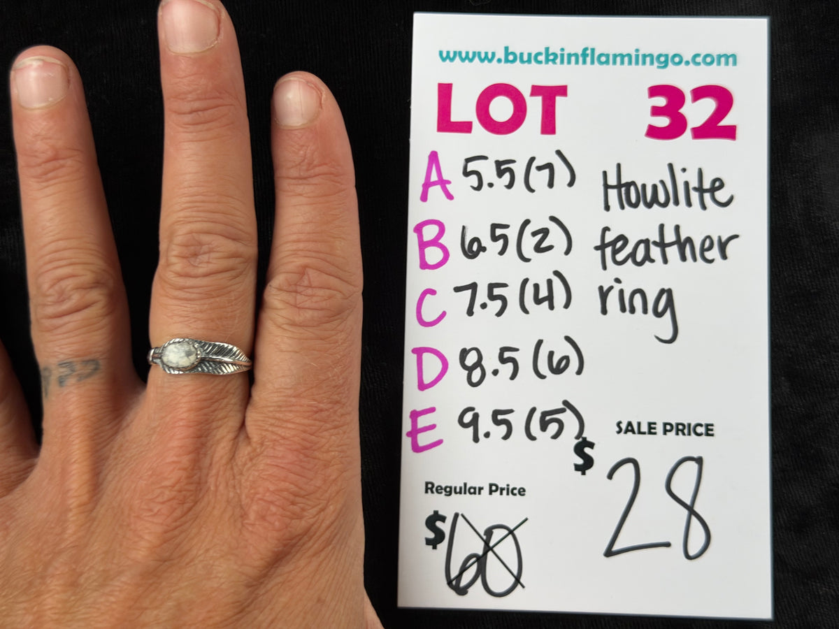 LOT 32 E 10/4 Howlite Feather Ring
