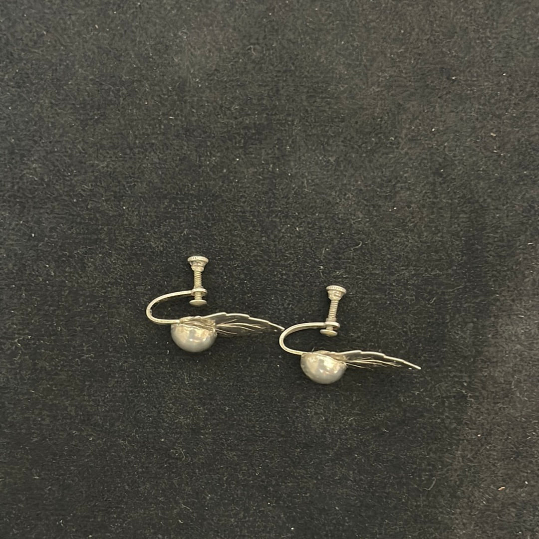 Vintage Silver Leaf Screw Back Earrings
