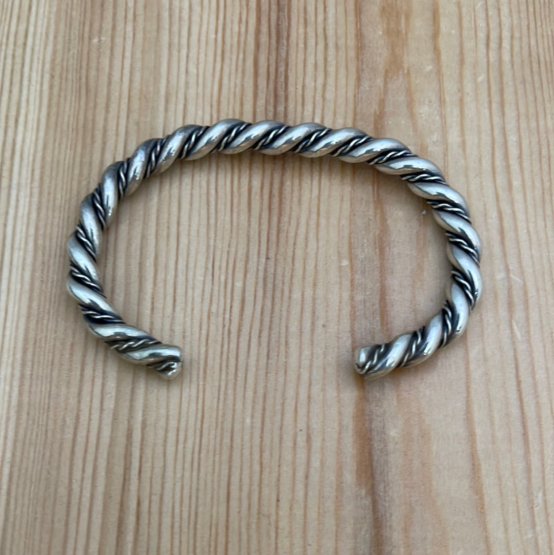 Vintage 5” - 7” Silver Twisted Cuff Bracelet