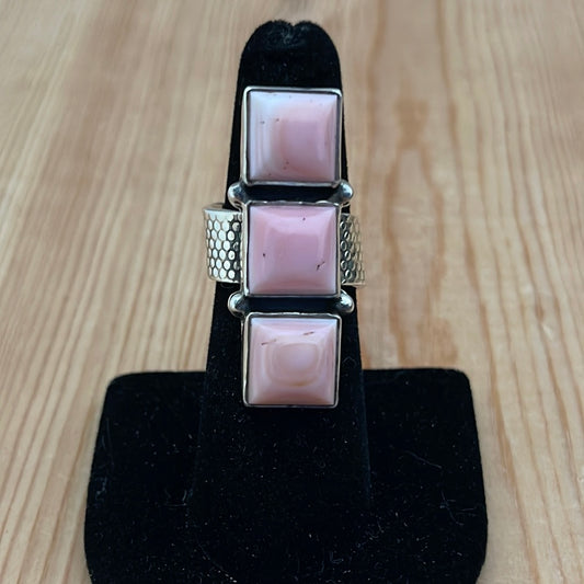 Adjustable 3 Square Pink Conch Shell Bar Ring