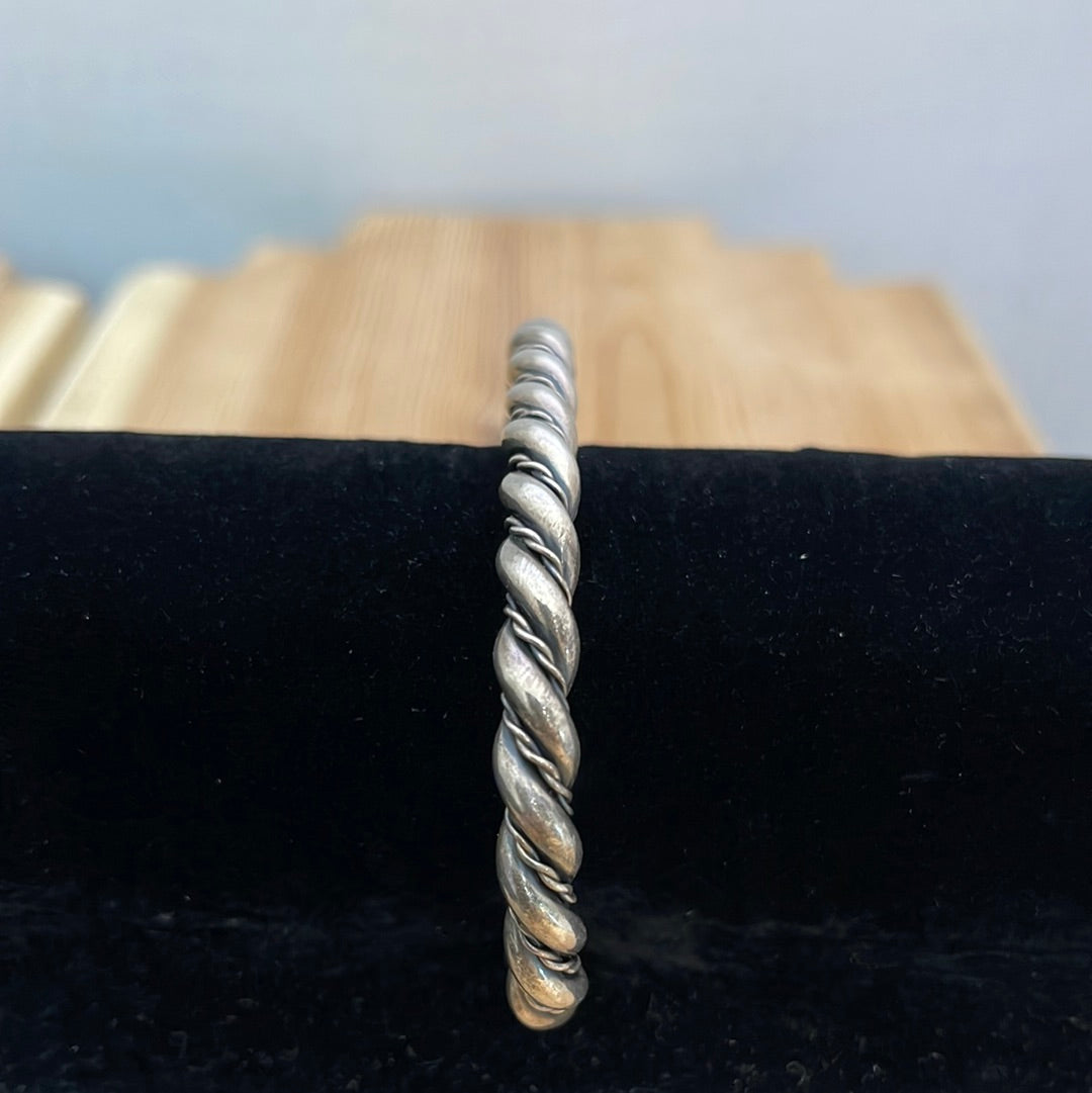 Vintage 5” - 7” Silver Twisted Cuff Bracelet