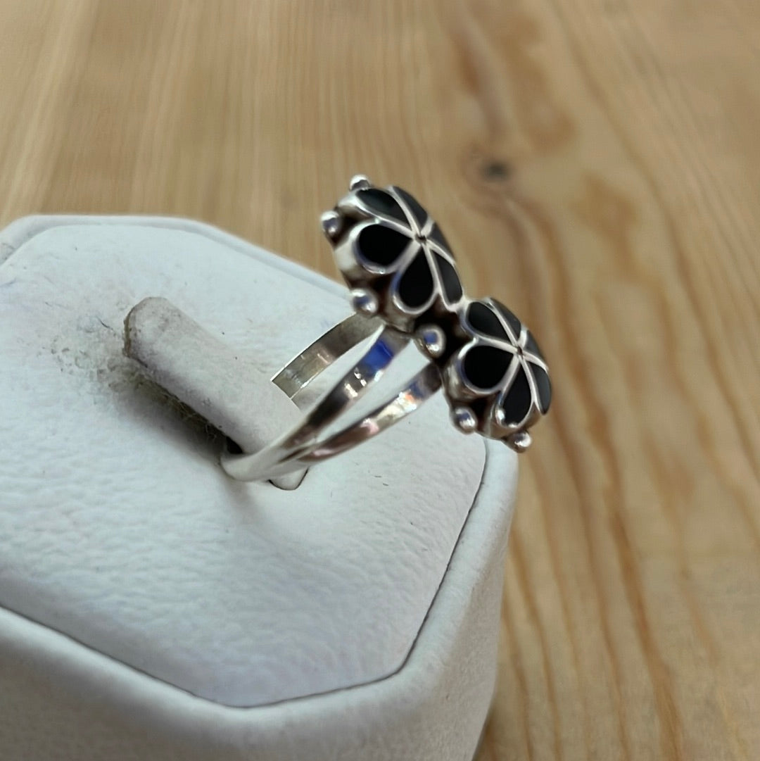 7.5 - Black Jet Double Cluster Zuni Ring