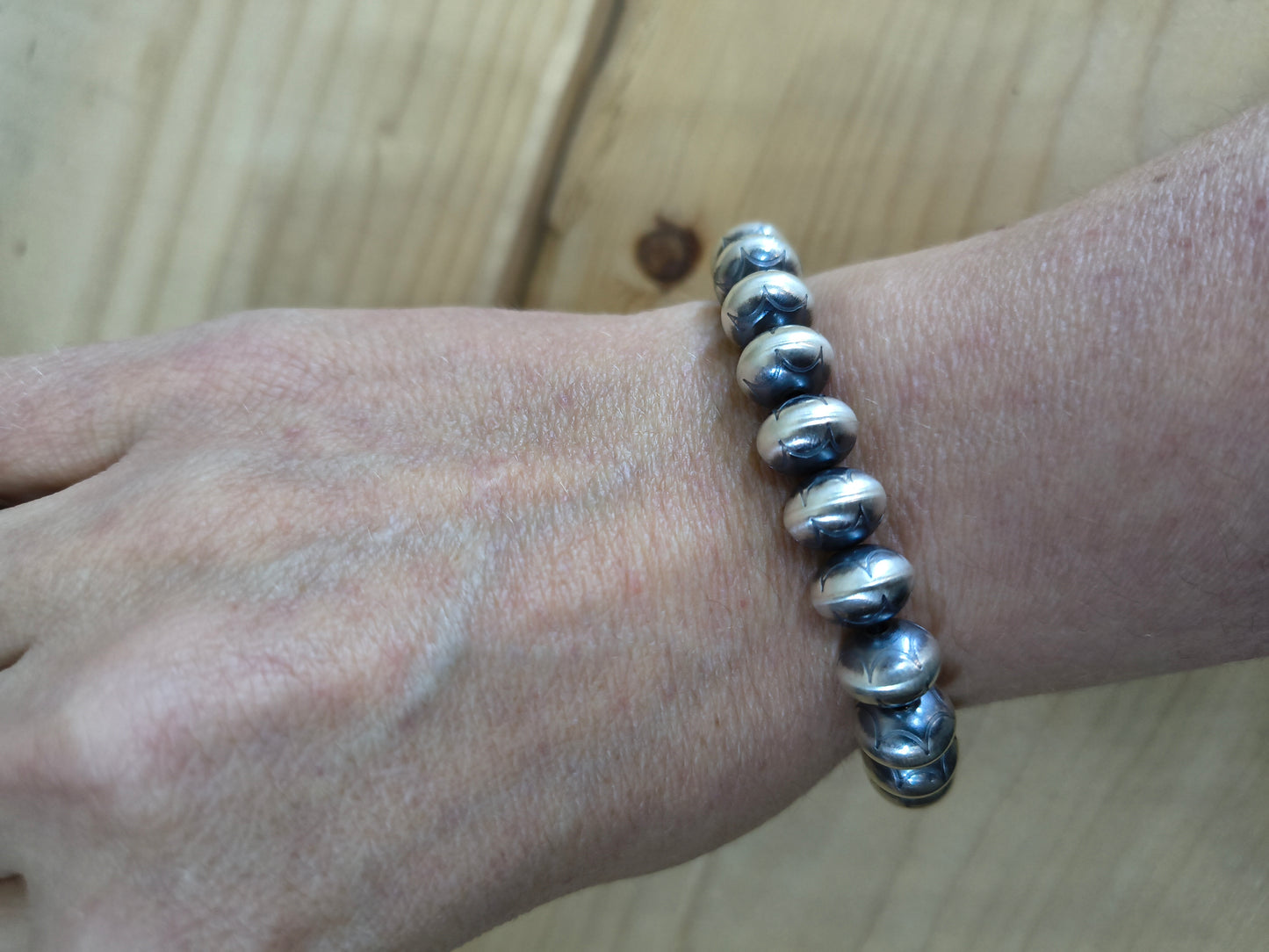 7" 10mm Navajo Handmade Stamped Pearl Stretchy Bracelet