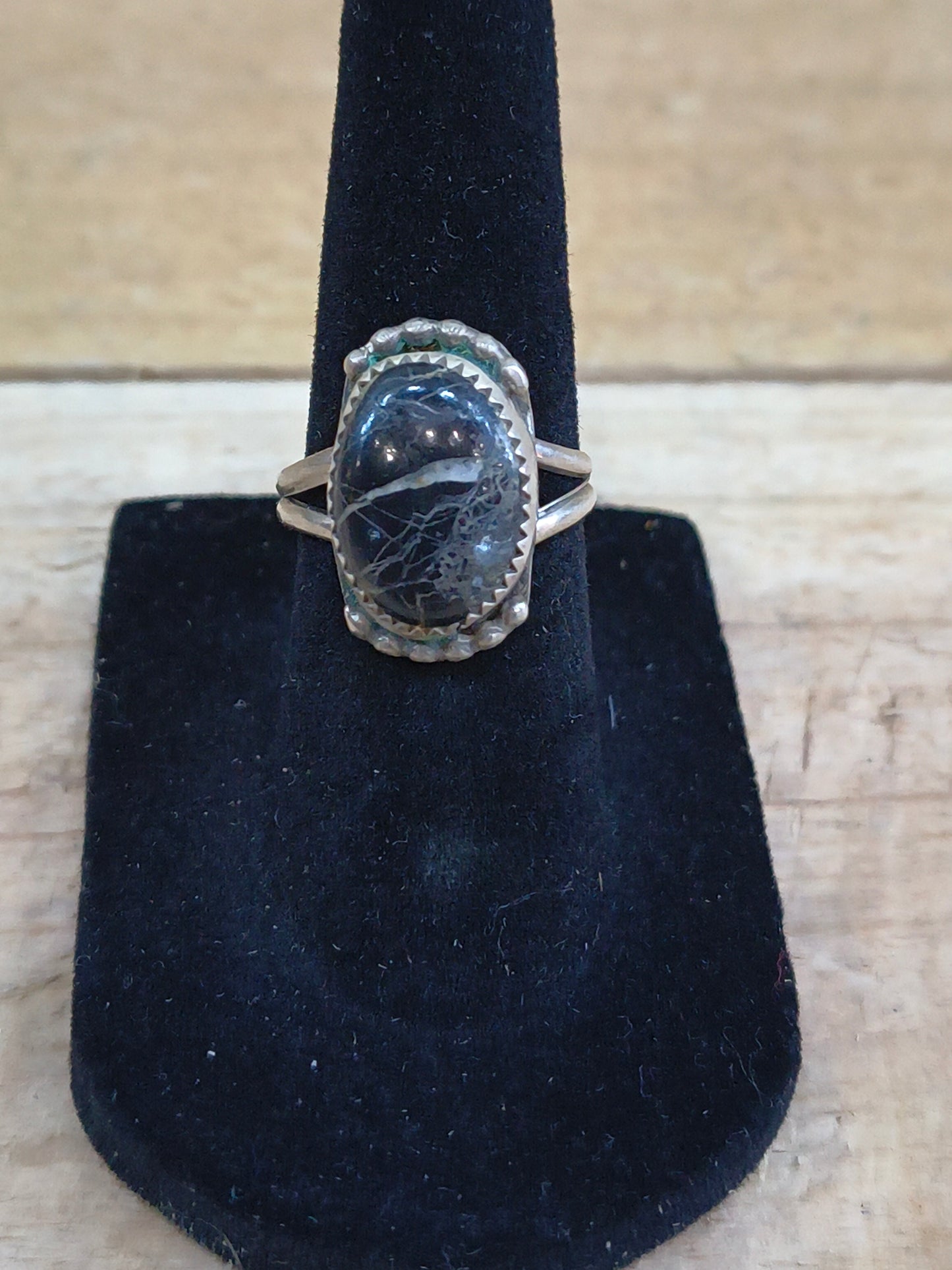 5.5 - Black-White Buffalo Oval Ring