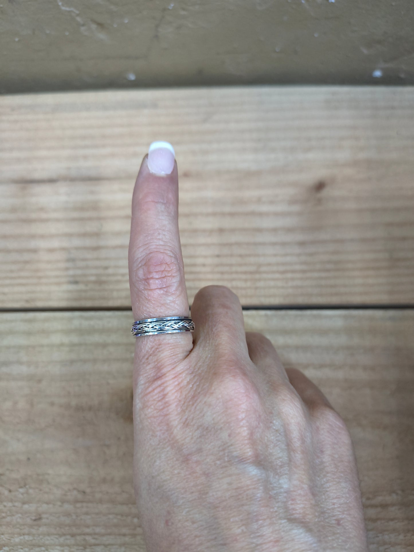 7.5 Woven Spinner Ring