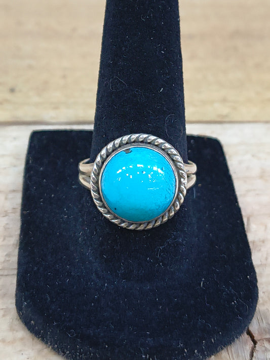 7.5 Round Turquoise Ring