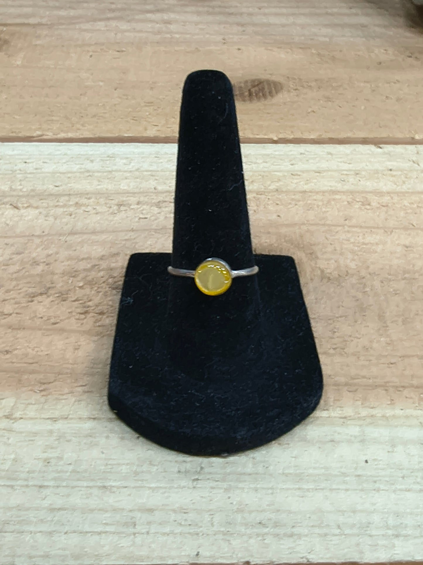 Size 7 - Round Mother of Pearl