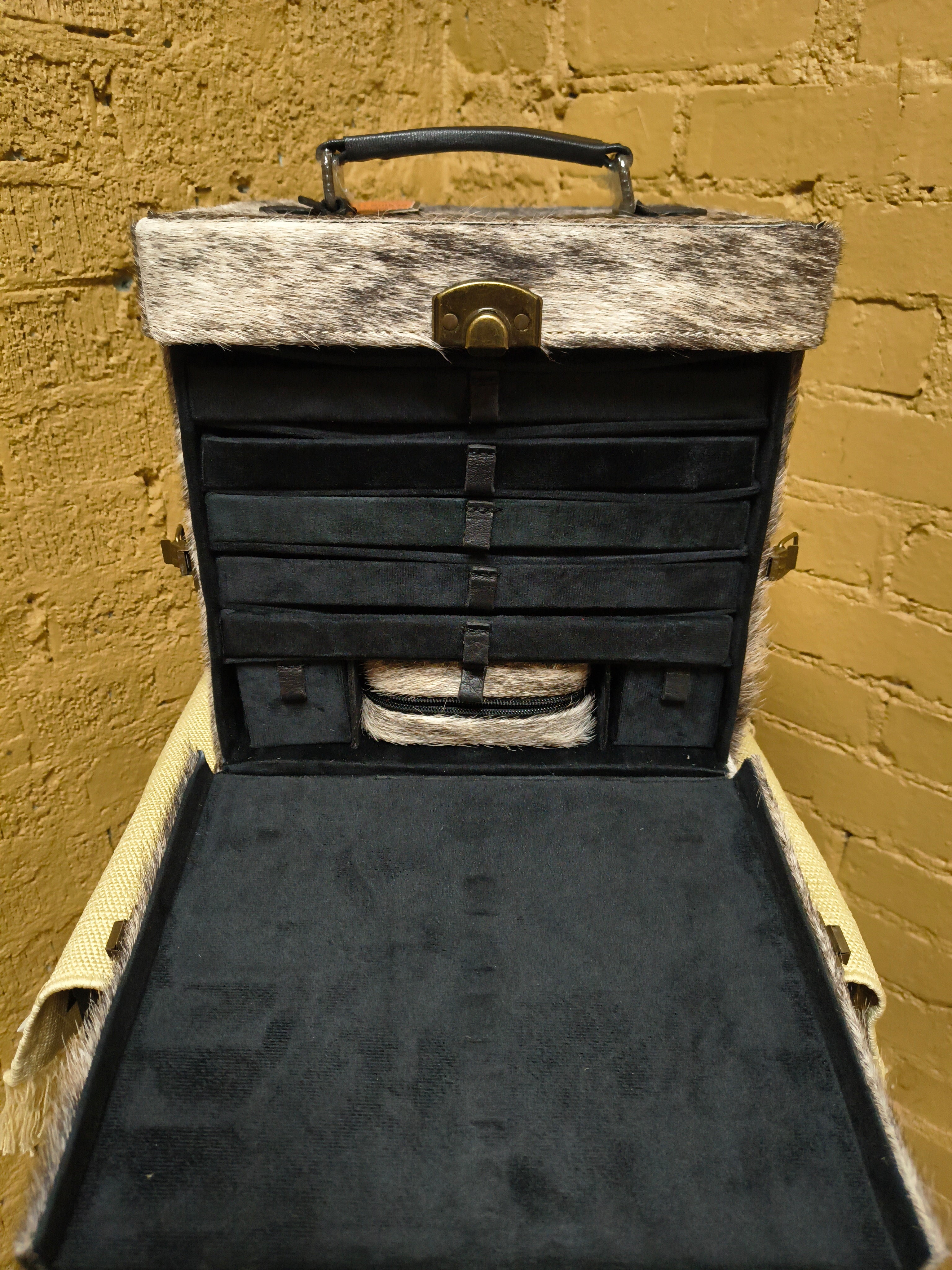 Cowhide Train Case Jewelry Box – Buckin' Flamingo