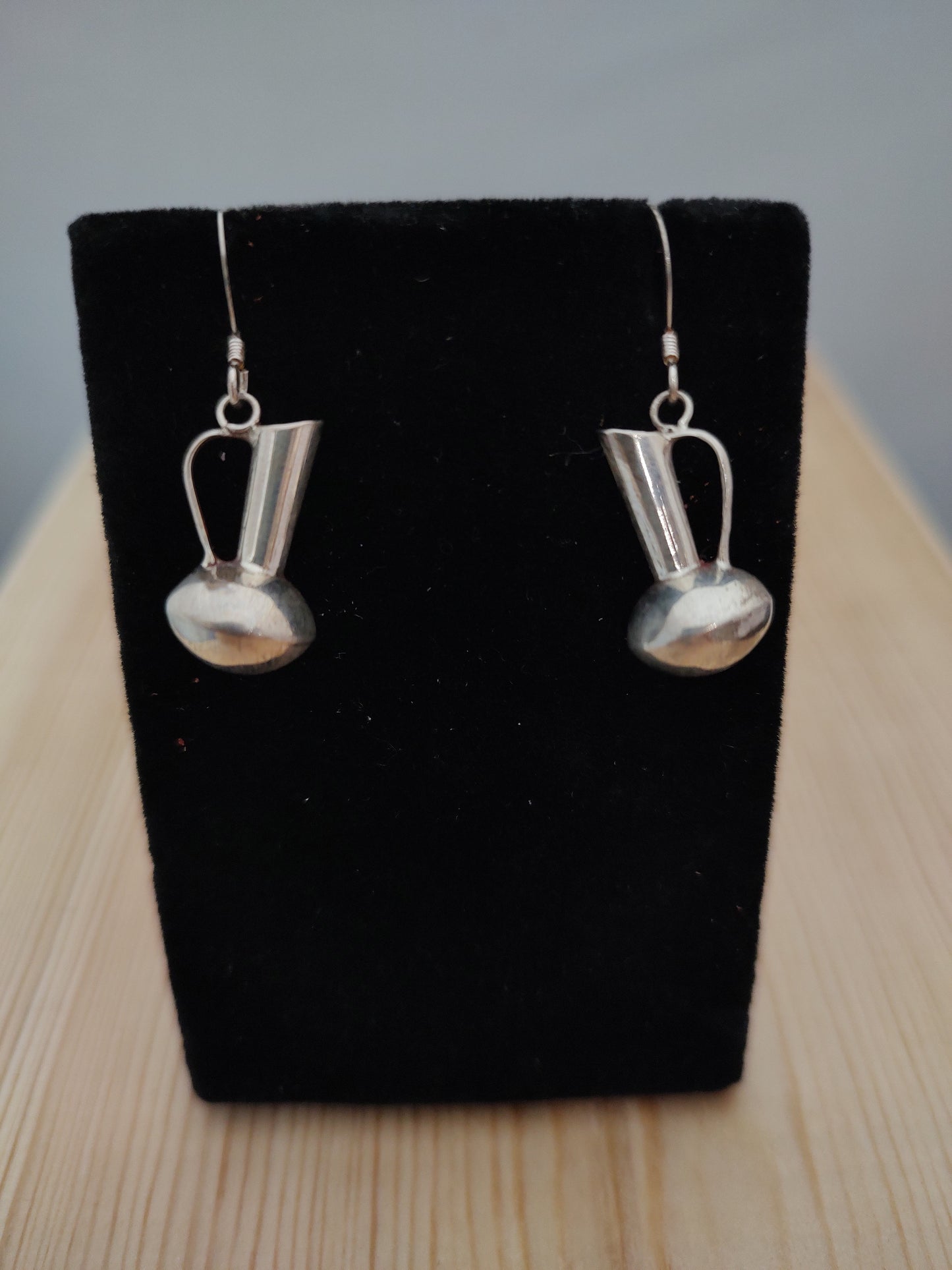 Silver Handmade Pot with Dangle Hook Earrings