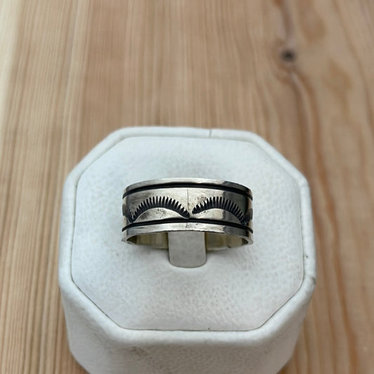 Size 11.5 - "Long Lashes” Stamped Band Ring