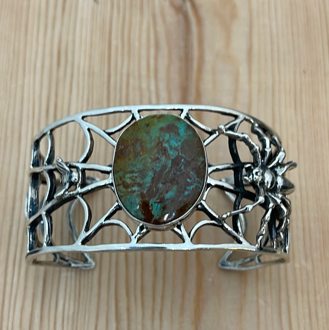 6 1/2”- 7 1/2" Royston Turquoise Spider in Web with Fly Cuff