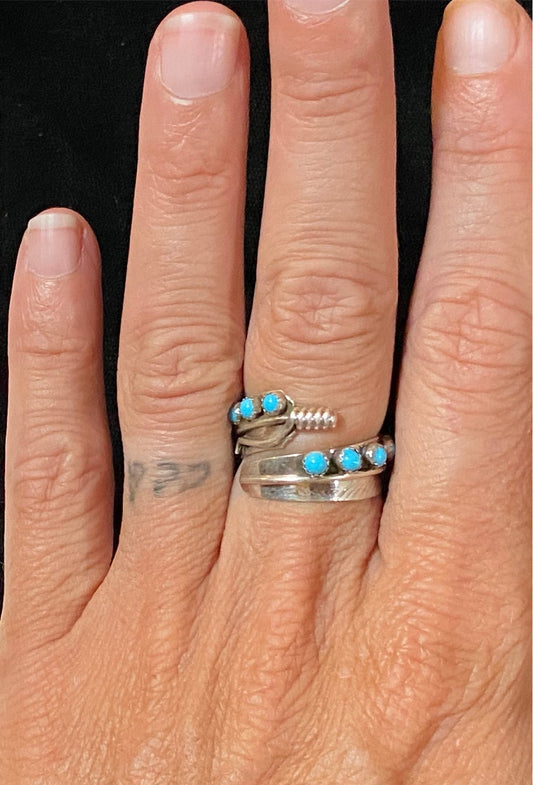 Adjustable Sleeping Beauty Feather Ring