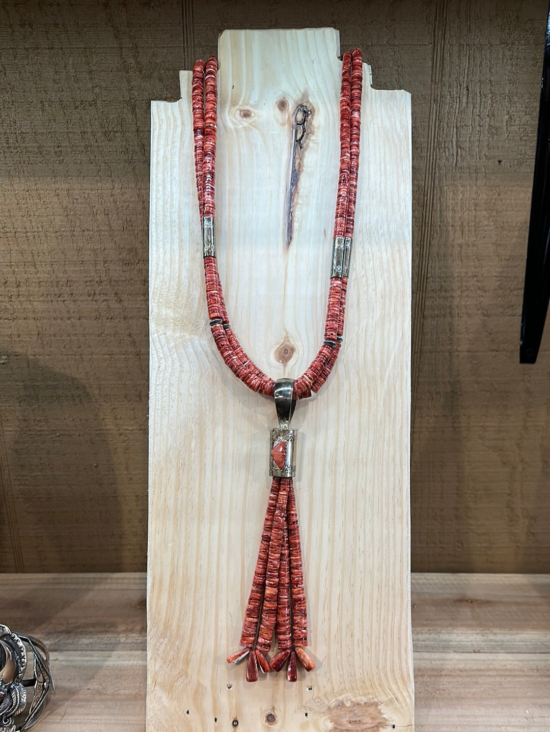 Vintage Red Spiny Oyster Shell Necklace with Jacla by Nestoria Coriz