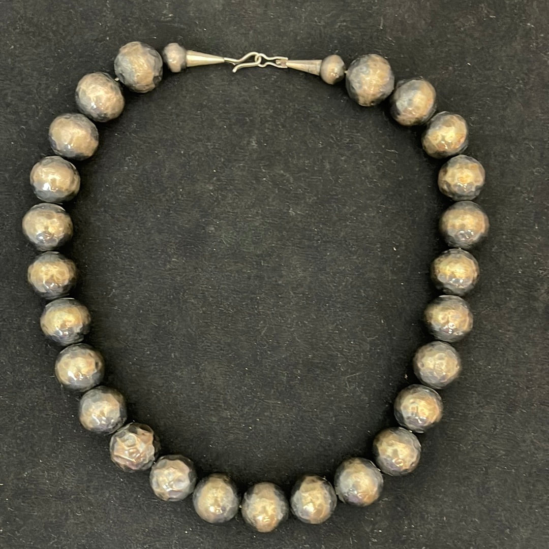 Handmade Hammered Navajo Pearl 18" Necklace